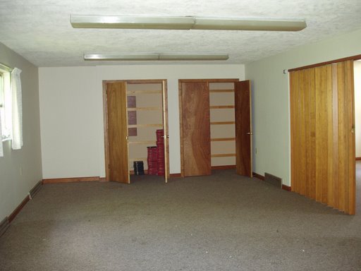 Possible office.JPG - 28892 Bytes